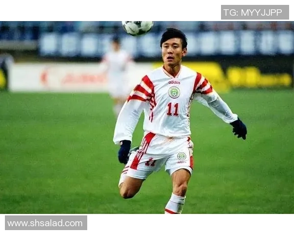 最有天赋的前锋足球明星们如何改变比赛格局与未来发展潜力分析